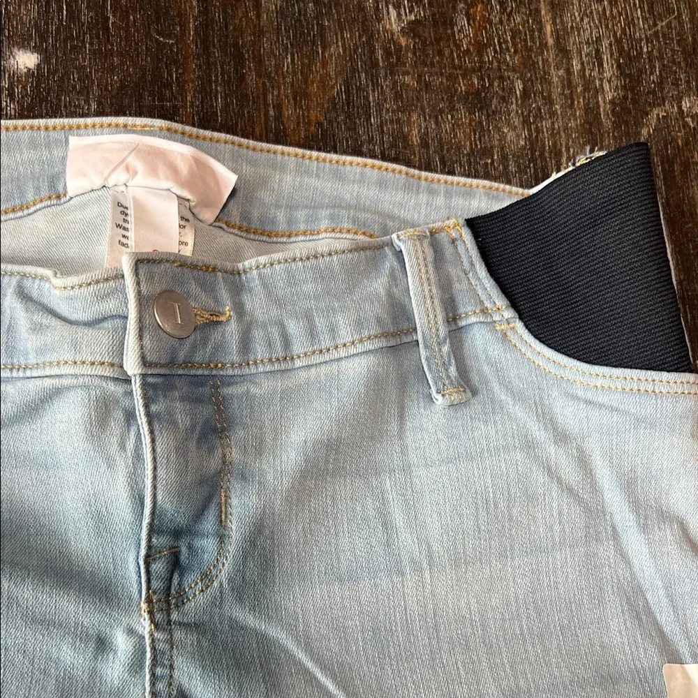 Light Wash Women’s Maternity Jeans with Stretch Panels - Light Blue NWT